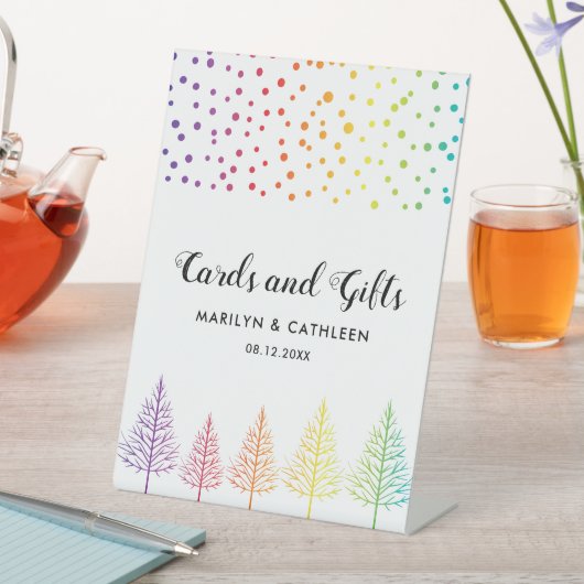 Regenboogkleuren bomen en confetti LGBT bruiloft P Reclamebord Met Voetstuk (Insitu)