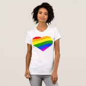Regenboogkleuren gestript hart t-shirt (Voorkant volledig)