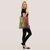 Regenboogkleurig Versteend Hout Tote Bag (Op model)