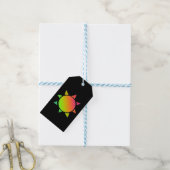 Regenboogkleurige zon met zwarte achtergrond cadeaulabel (Met Touw)