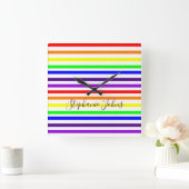 Regenboogkleurstrips Lijnen Monogram Naam kleurig Vierkante Klok (Huis)