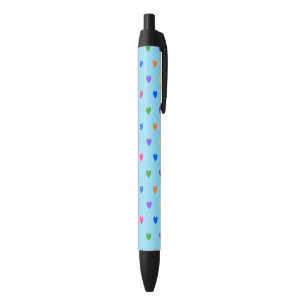 Regenboogpolka harten op babyblauw zwarte inkt pen