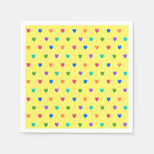Regenboogpolka harten op geel servet