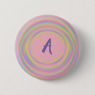 Regenboogscheuren met monogram ronde button 5,7 cm
