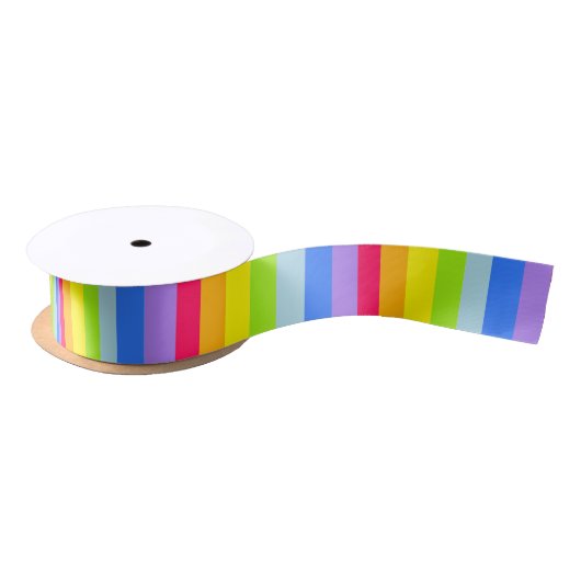 Regenboogstrips met kleurrijke rode lint (Spoel)