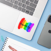 Regenboogtekst "Gelijkheid" Sticker (Laptop met iPhone)