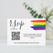 Regenboogverf LGBT Weddenschap QR-code RSVP Kaartje (Staand voorkant)