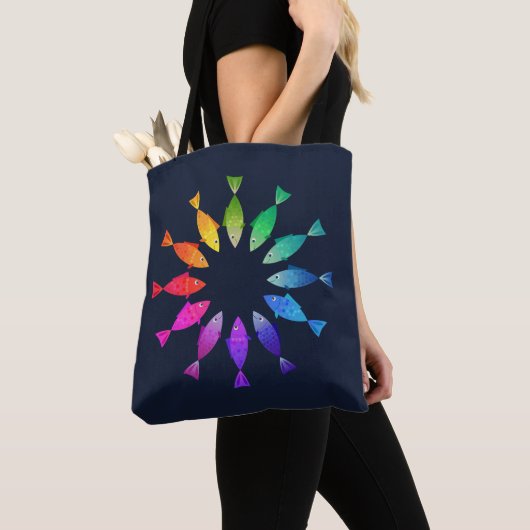 Regenboogvis in oceaan schattig kleurrijk patroon tote bag (Dichtbij)