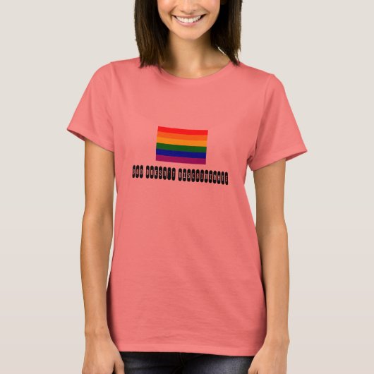 Regenboogvlag, God discrimineert niet T-shirt (Voorkant)