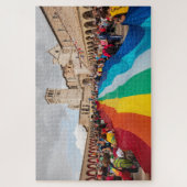 Regenboogvlag in Assisi, Italië Legpuzzel (Verticaal)
