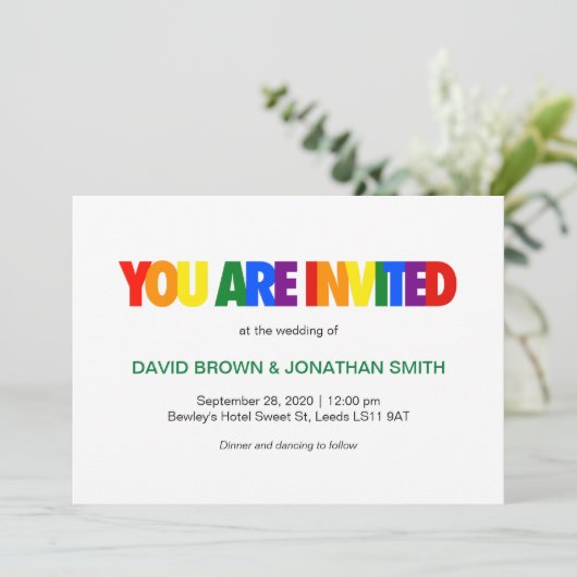 Regenboogvlag Kleuren Gay Trouw Uitnodigingen (Staand voorkant)