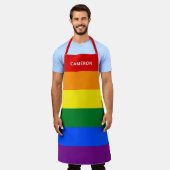 Regenboogvlag met monogram schort (Gedragen)