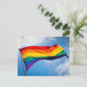 Regenboogvlag Wachten in de wind Briefkaart (Staand voorkant)
