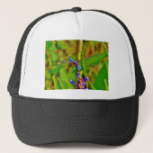 Regenboogvlieg en -bloem trucker pet (Voorkant)