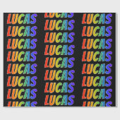 Regenboogvoornaam "LUCAS"; vun en kleurrijk Cadeaupapier (Vlak)