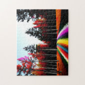 Regenboogweg door betoverd herfstbos legpuzzel (Verticaal)