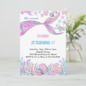 Regenboogzeemeermin onder de zee verjaardagsuitnod kaart (Staand voorkant)