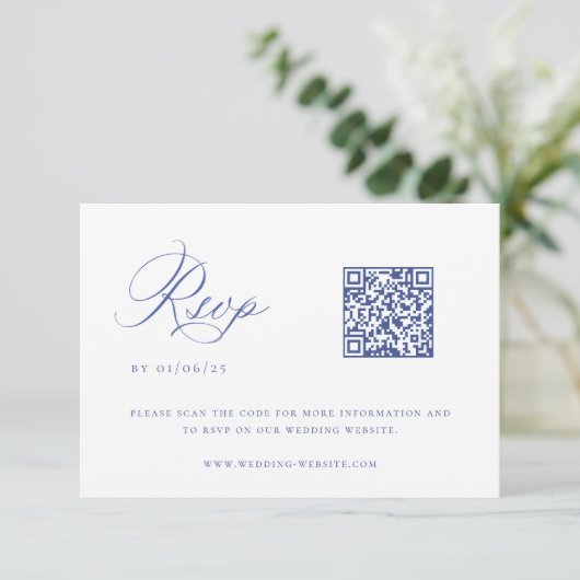 Regency Blue Chinoiserie Huwelijk QR Code RSVP Kaartje (Staand voorkant)