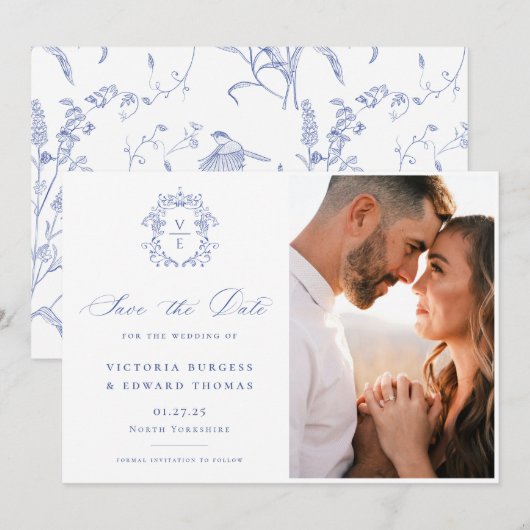 Regency Blue Monogram Crest Wedding Foto Save The Date (Voorkant / Achterkant)