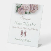 Regency Bridgerton Pink Roses Cameo Reclamebord Met Voetstuk (Voorkant)