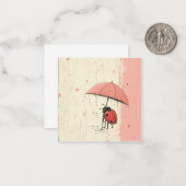 Regendruppel echo's: minimalistische lieveheersbee notitiekaartje (Voorkant / Achterkant in situ)