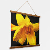 Regendruppels op de gele lelie hangend wandkleed (Gebogen)