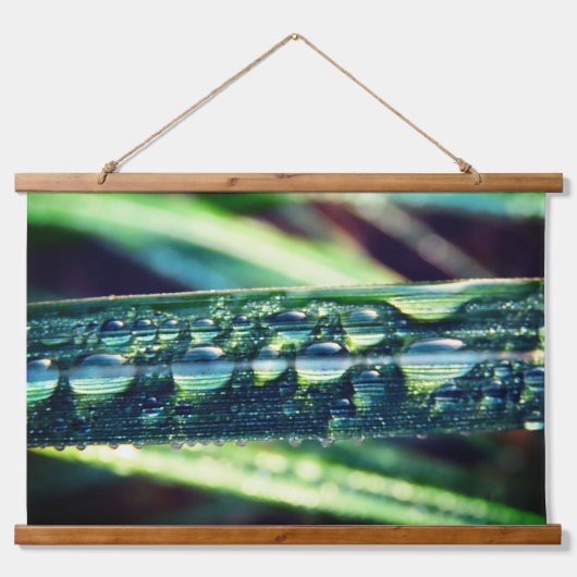 Regendruppels op gras hangend wandkleed (Voorkant)