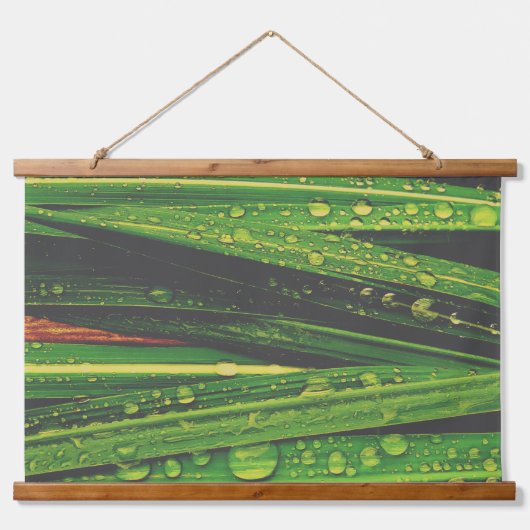 Regendruppels op gras hangend wandkleed (Voorkant)