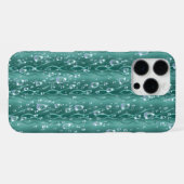 Regendruppels op groen metaal iPhone hoesje (Achterkant horizontaal)
