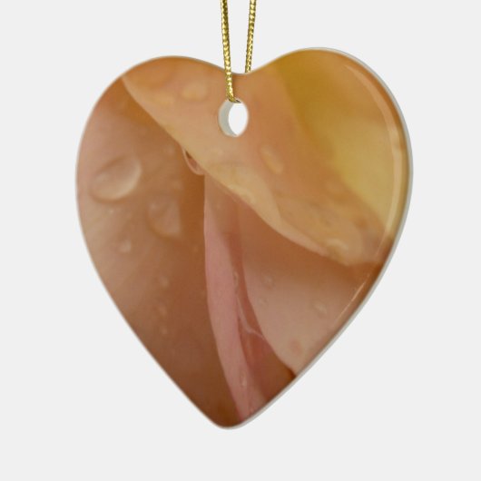 Regendruppels op Rozen bloemblaadjes Roze Perzik B Keramisch Ornament (Links)