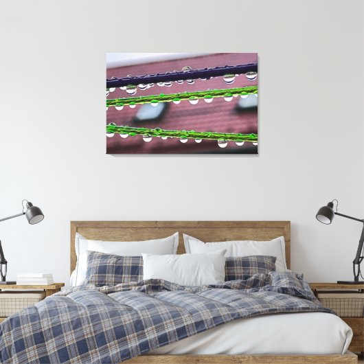 Regendruppels op snaren canvas afdruk (Insitu (Slaapkamer))
