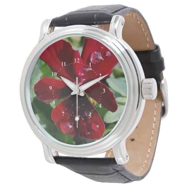 Regendruppels op viooltje horloge (Gekanteld)