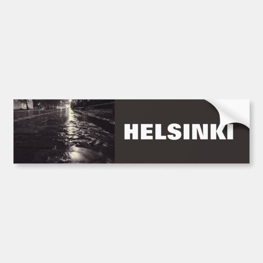 Regenwater dat door de straten van Helsinki stroom Bumpersticker (Voorkant)