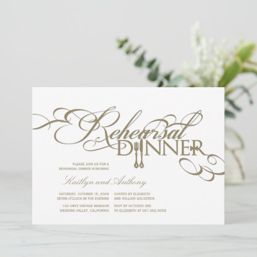 Rehearsal Dinner Classic Scrolls Wedding Uitnodige Kaart (Staand voorkant)