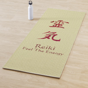 Reiki voelt de energie yogamat