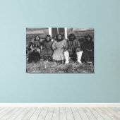 Reindeer Mary en haar familie in Alaska Canvas Afdruk (Insitu (Houten vloer))