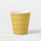 Reindeer Pattern Latte Mug - Mustard Yellow Christ Latte Mok (Voorkant)