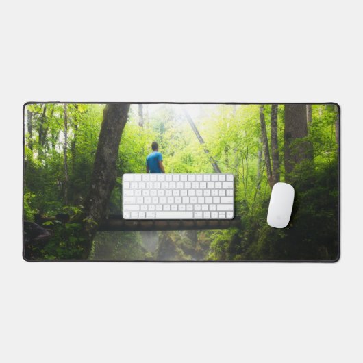 Reis door het magische bos bureaumat (Keyboard & Muis)