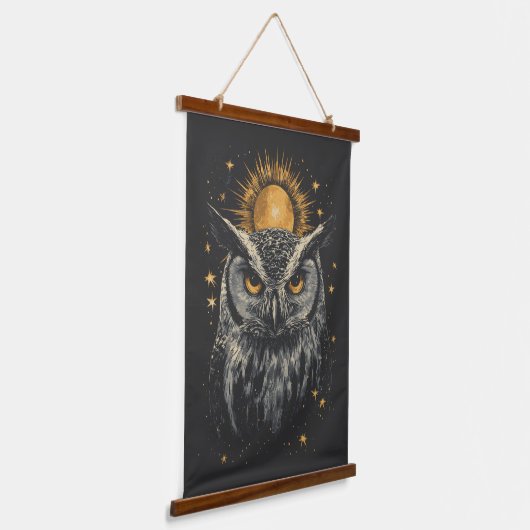 Reis tussen dag en nacht - Een mystieke uil Hangend Wandkleed (Gebogen)
