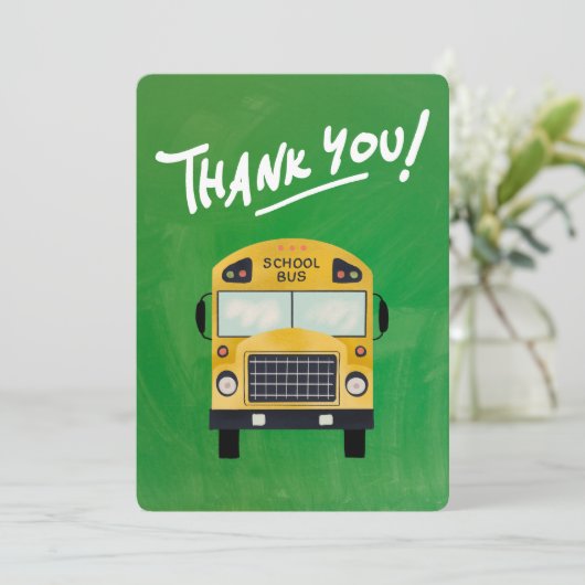Reis van Bedankt: Viering van onze schoolbusheld (Staand voorkant)