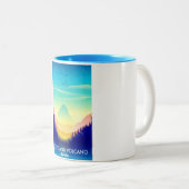 Reisposter Cleveland Volcano Alaska Tweekleurige Koffiemok (Voorkant rechts)