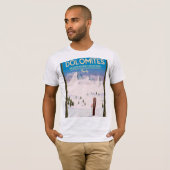 Reisposter Dolomites Sassongher Mountain Italië T-shirt (Voorkant volledig)