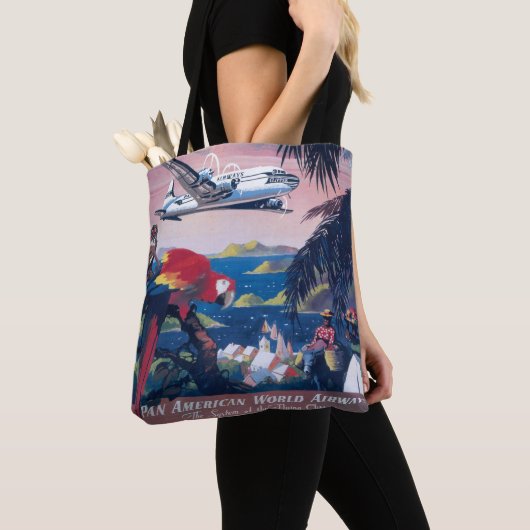Reisposter van watervliegtuig vliegend over Caribi Tote Bag (Dichtbij)