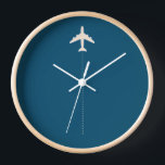 reisvliegtuig met stippellijn<br><div class="desc">Een grafisch afbeelding van een wit vliegtuig met een rechte stippellijn (vliegbaan). U kunt het gereedschap 'Aanpassen' gebruiken als u de blauwe achtergrondkleur wilt wijzigen. Een eenvoudig reisgerelateerd ontwerp. Een goed voorstel voor mensen die voor luchtvaartmaatschappijen werken en die met vliegtuigen reizen</div>