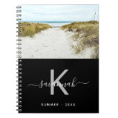 Reizen zomer foto zwart wit monogram notitieboek (Voorkant)