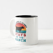 Reizigeraar wat er gebeurt op de schaal tweekleurige koffiemok (Voorkant links)