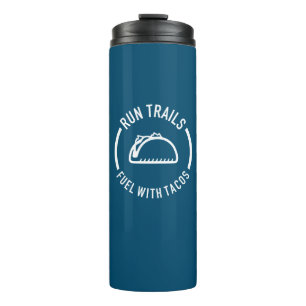 Reizigerbrandstof met taco's thermosbeker
