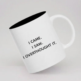 Relatable Overthinking Mug Gift for Her or Him Tweekleurige Koffiemok