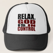 RELAX. GOD IS IN CONTROLE Christelijk Apparel Trucker Pet (Voorkant)