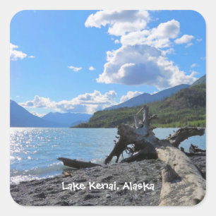 Relaxerende dag Driftwood Shore Lake Kenai Alaska Vierkante Sticker